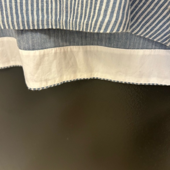 BCBG M (oversized for BCBG) excellent condition cotton with bell ruffled sleeves - Picture 8 of 8